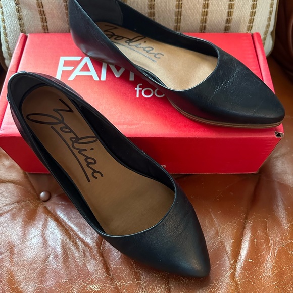 Zodiac black flats - Picture 3 of 3